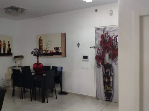 הדירה במצבה המקורי לפני השיפוץ